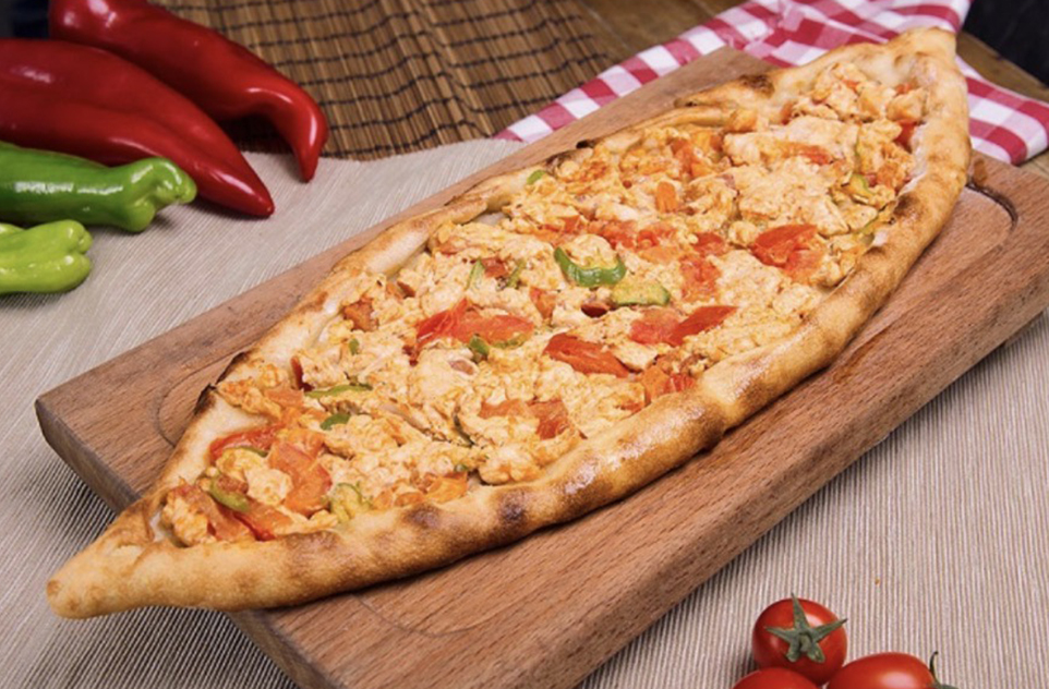 Piliç Kuşbaşılı Pide